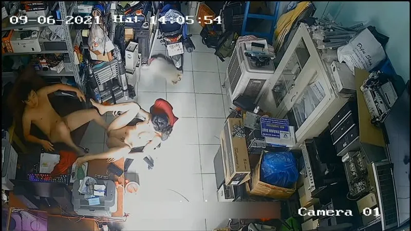 Vợ yêu ông chồng làm tình nhau trong của dương vật máy tính