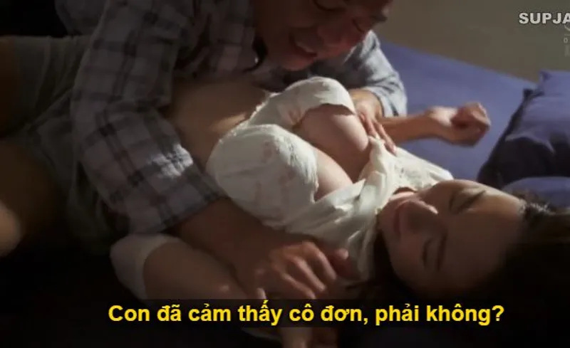 Nhìn con trai mải miết lao đầu vào việc khiến vợ sắp cưới lẻ loi cô quạnh, bố chồng liều lĩnh đè ra nắc con dâu.